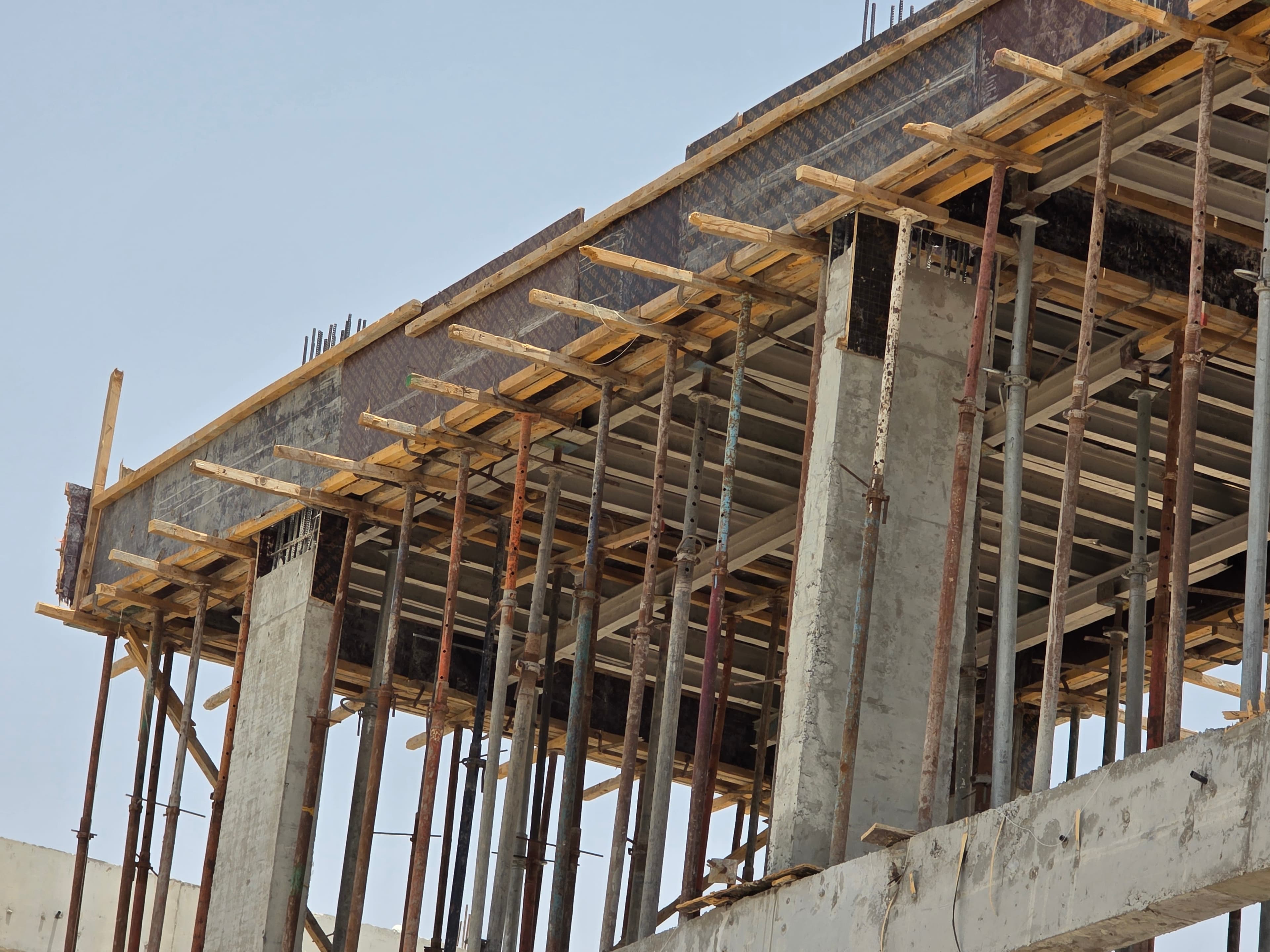 Slab formwork system under a concrete pour